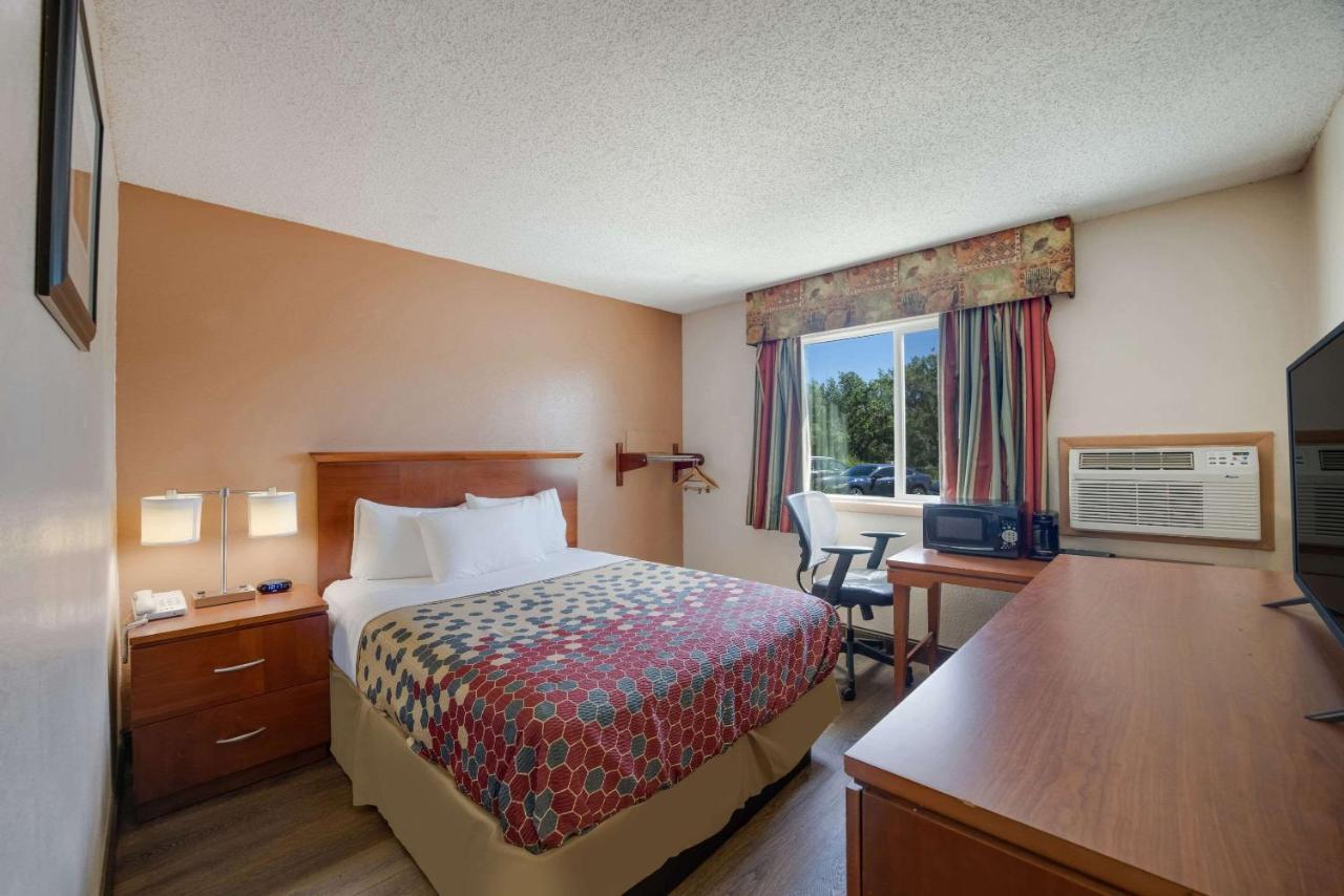 Rodeway Inn Colorado Springs Exterior foto